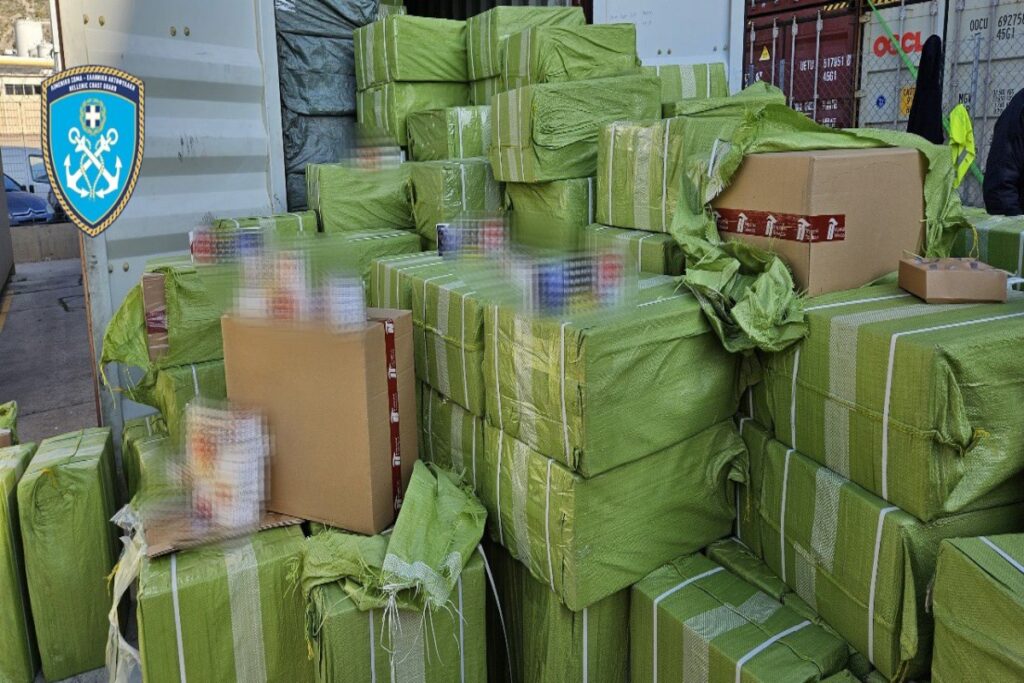 Πειραιάς: Εντοπίστηκαν πάνω από 9 εκατ. λαθραία τσιγάρα στον Σταθμό Εμπορευματοκιβωτίων [βίντεο]
