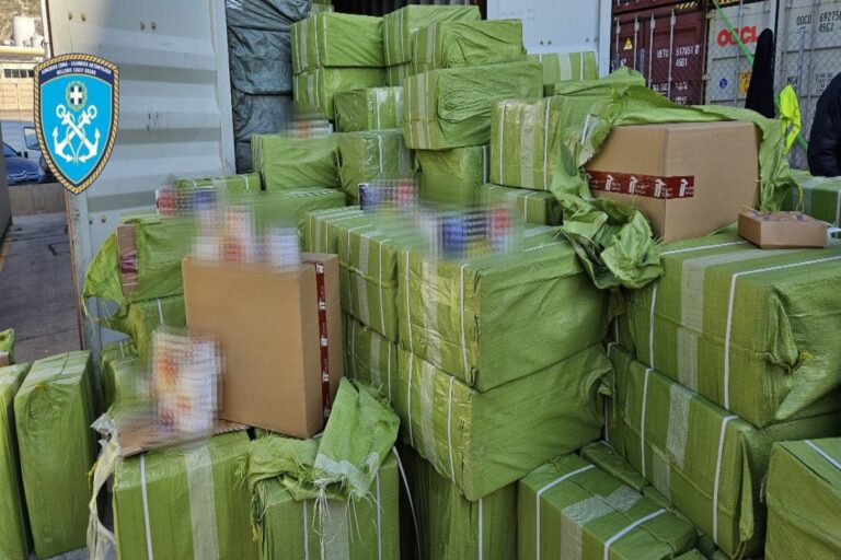 Πειραιάς: Εντοπίστηκαν πάνω από 9 εκατ. λαθραία τσιγάρα στον Σταθμό Εμπορευματοκιβωτίων [βίντεο]