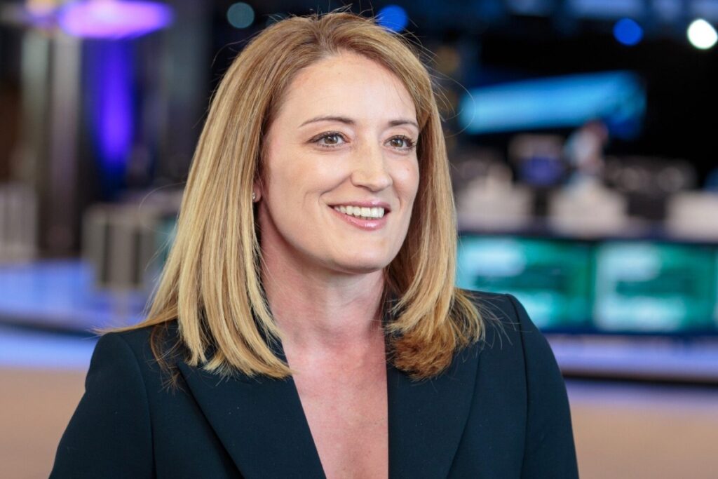 Τα συλλυπητήρια της Μέτσολα στα ελληνικά για τον θάνατο του Κώστα Σημίτη