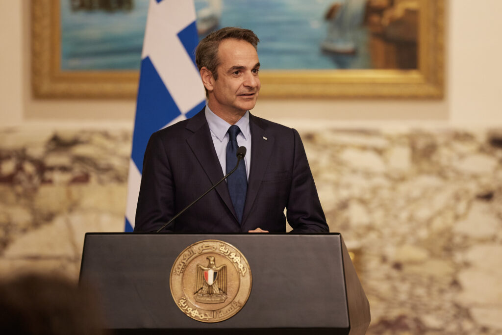 Κυριάκος Μητσοτάκης: Στο Κάιρο για την Τριμερή με Αλ Σίσι και Χριστοδουλίδη