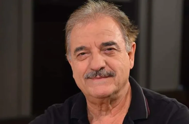 Μιχάλης Μητρούσης: Έξαλλος ο ηθοποιός με τον οδηγό που τον παρέσυρε – «Είναι γαϊδουριά»