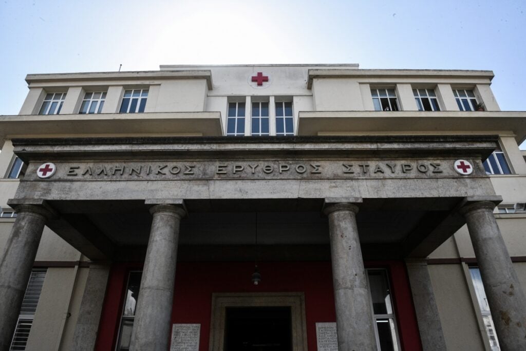 Πτώση ασανσέρ στον «Ερυθρό Σταυρό»: Αναζητείται ο τελευταίος συντηρητής για να συλληφθεί [βίντεο]