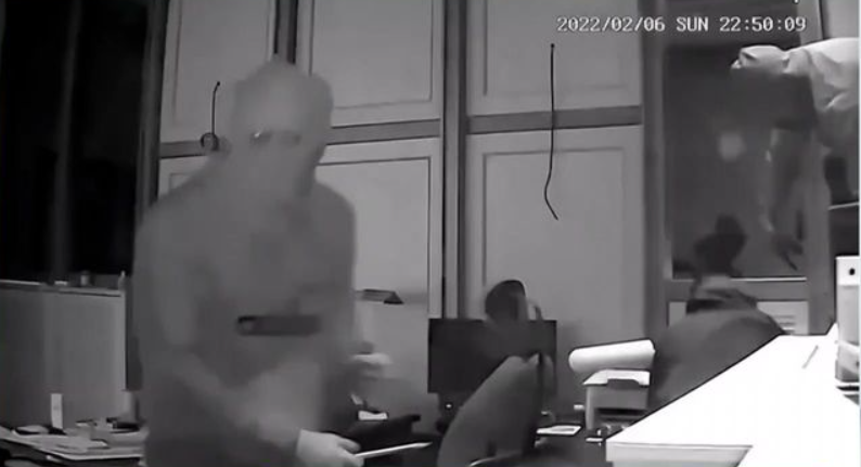 Βίντεο ντοκουμέντο: Συμμορία στη Θεσσαλονίκη άνοιγε σπίτια και επιχειρήσεις – Συνελήφθησαν τρία άτομα