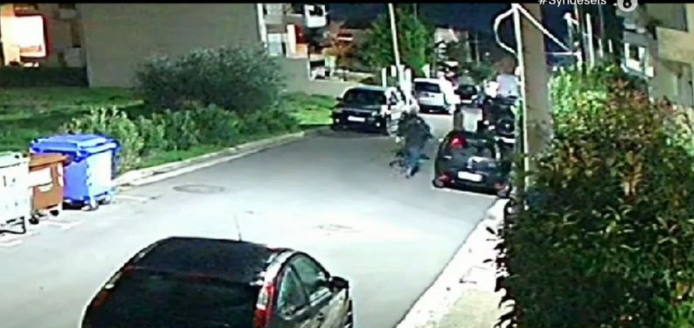 Βίντεο ντοκουμέντο: Σύλληψη 58χρονου για κλοπές σε σπίτια και αυτοκίνητα στην Ραφήνα και το Πικέρμι