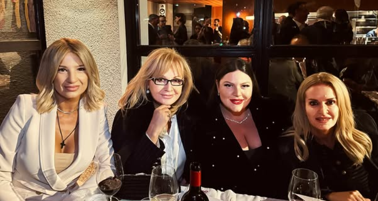 Μαζί πόζαραν οι τέσσερις παρουσιάστριες του MEGA – Η φωτογραφία της Μπάρκα με Σκορδά, Νικολούλη και Μπεκατώρου
