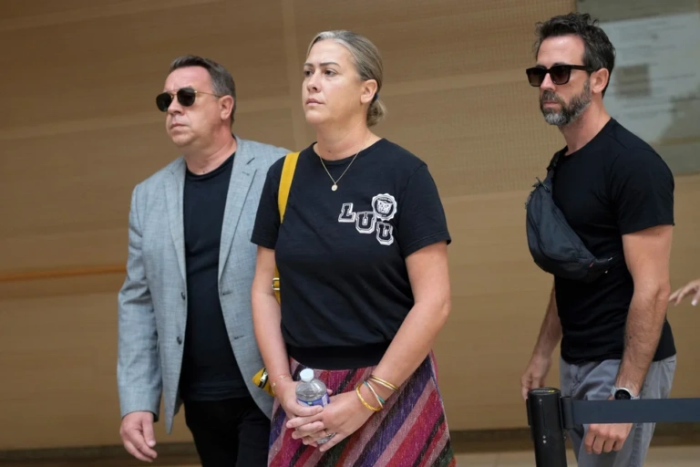 Γαλλία: Η κόρη της Ζιζέλ Πελικό μήνυσε τον πατέρα της ισχυριζόμενη ότι την νάρκωνε και την βίαζε