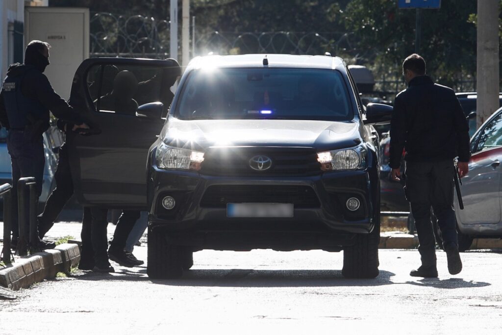 Δολοφονία στο Παλαιό Φάληρο: «Δεν πρέπει κάποιος σε αυτή τη χώρα να αναλάβει τις ευθύνες του;» λέει 