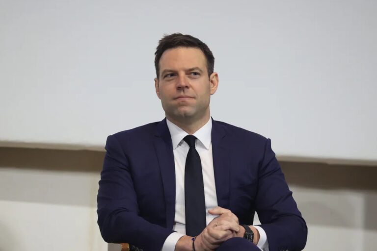 Στέφανος Κασσελάκης: «Έχω βιώσει bullying στην Εκκλησία – Φώναζαν “αίσχος”»
