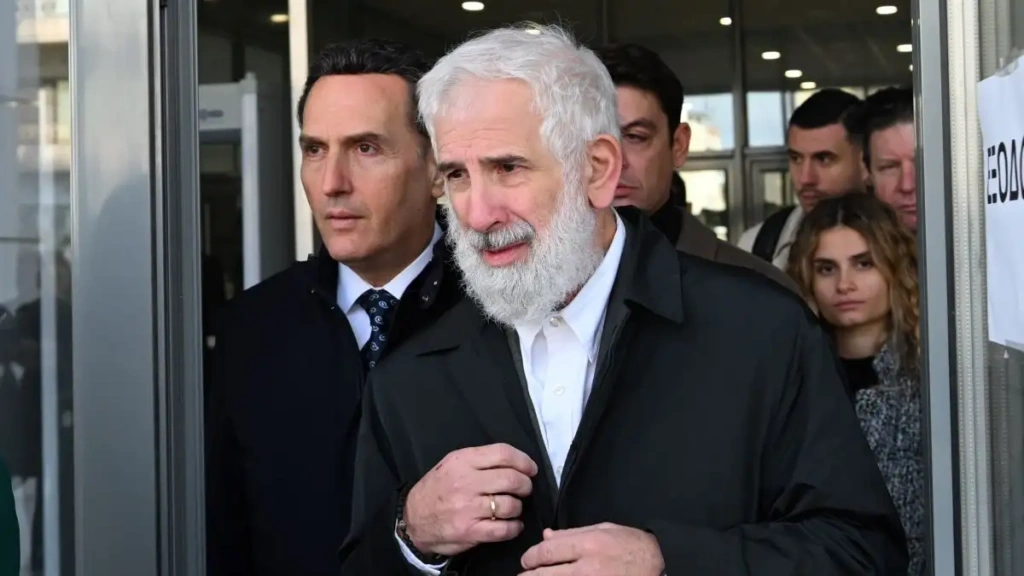 Πέτρος Φιλιππίδης: Ο κακός χαμός στη δίκη του ηθοποιού – Ο Μιχάλης Δημητρακόπουλος ζήτησε αναπαράσταση του βιασμού (βίντεο)