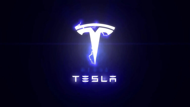 Έρχεται το πιο προσιτό Tesla και νέες «βασικές εκδόσεις»