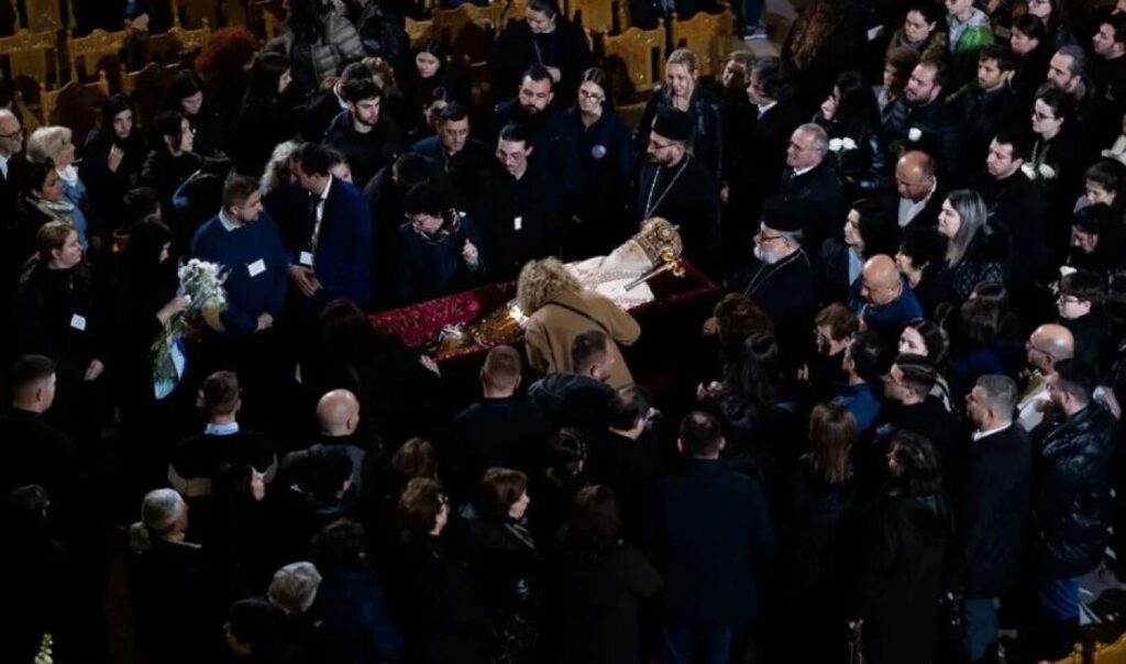 Αρχιεπίσκοπος Αλβανίας Αναστάσιος: Πλήθος κόσμου στο λαϊκό προσκύνημα στα Τίρανα