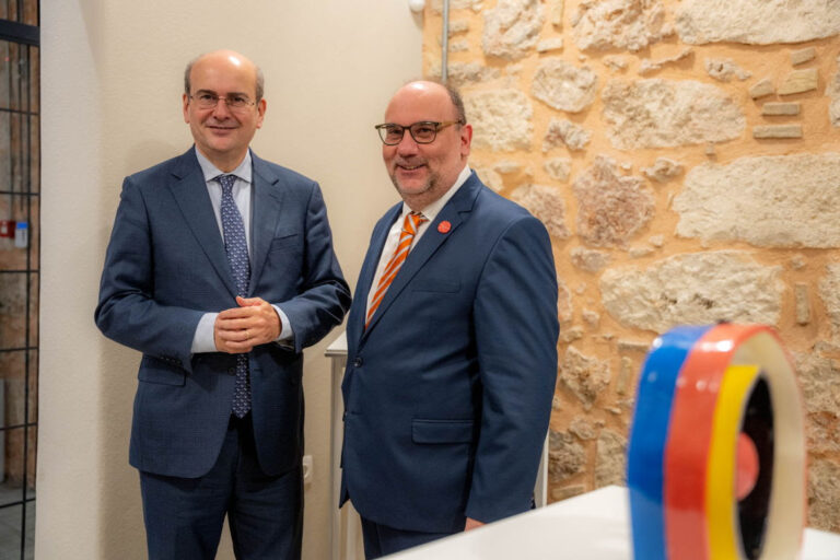 Κωστής Χατζηδάκης: Ο λαϊκισμός «κατατρώει» τις παραγωγικές δυνάμεις της χώρας