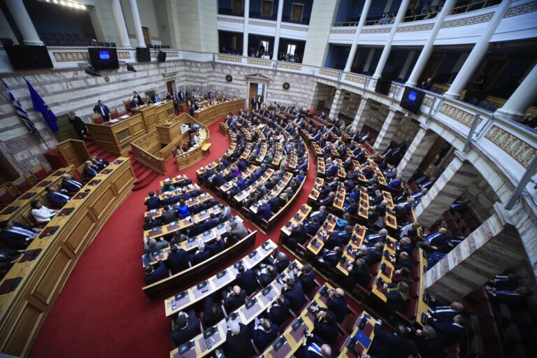 πρόταση μομφής