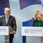 Διπλασιάζεται το όριο στον υποχρεωτικό εξωδικαστικό μηχανισμό – Έξι νέες πρωτοβουλίες για την μείωση του ιδιωτικού χρέους