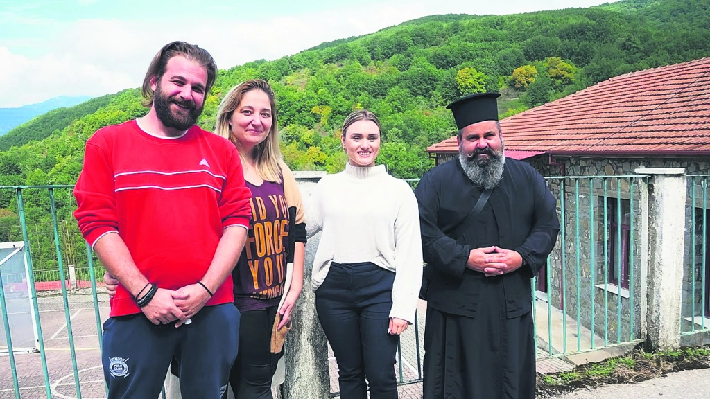 Φουρνά Ευρυτανίας: Γεμίζει παιδικές φωνές το χωριό – Πώς ζει η πρώτη πολύτεκνη οικογένεια που μετακόμισε πριν από πέντε μήνες