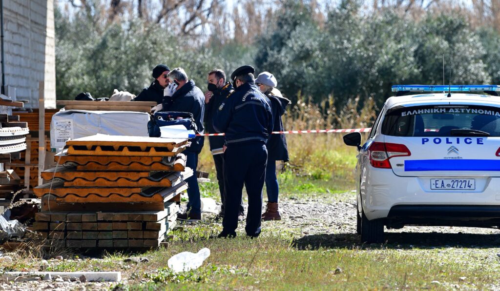 Τέμπη: Συνεχίζονται οι διαπραγματεύσεις με το δράστη του διπλού φονικού – Τι υποστηρίζει για το έγκλημα – Οπλισμένος σαν «αστακός»