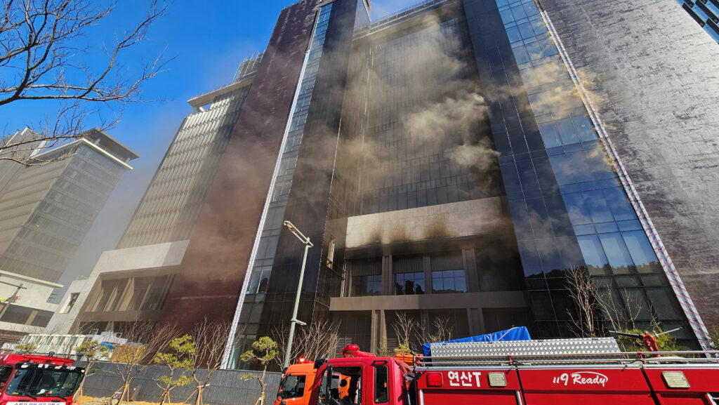 Νότια Κορέα: Εξι νεκροί και 7 τραυματίες από πυρκαγιά σε ξενοδοχείο
