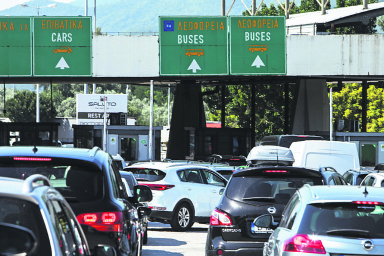 Για φθηνά ψώνια και βενζίνη οι Έλληνες στη Βουλγαρία – Οι επιπτώσεις της εισόδου στη Σένγκεν των Βουλγάρων