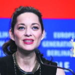 Αποστολή ΕΤ στο Βερολίνο: Ελαμψε η Μαριόν Κοτιγιάρ στο φεστιβάλ κινηματογράφου