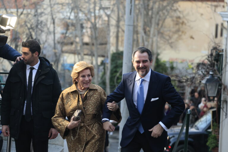 Νικόλαος Ντε Γκρες – Χρυσή Βαρδινογιάννη: Οι πρώτες φωτογραφίες από τον γάμο της χρονιάς