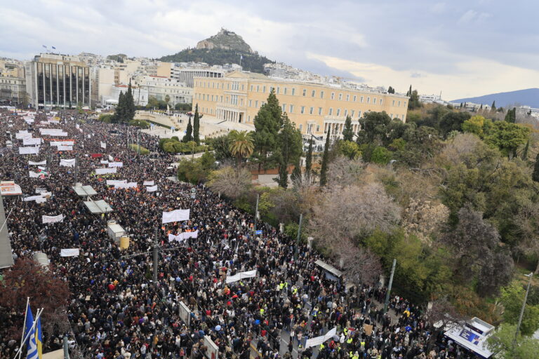 Τέμπη: Θέμα στα διεθνή ΜΜΕ τα συλλαλητήρια