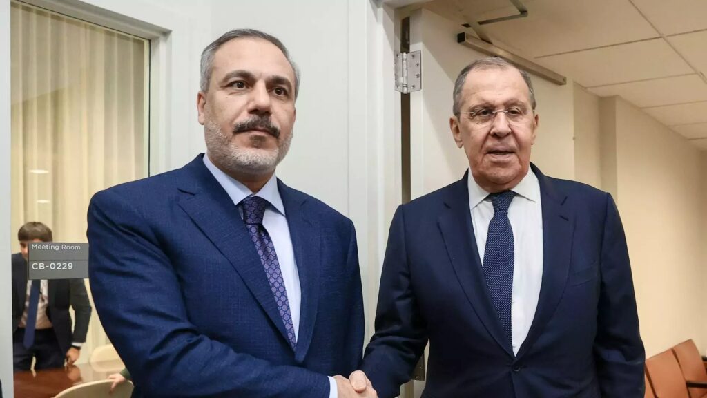 Λαβρόφ: Η Ρωσία «θα σταματήσει τις εχθροπραξίες» όταν πετύχει αυτό που επιδιώκει