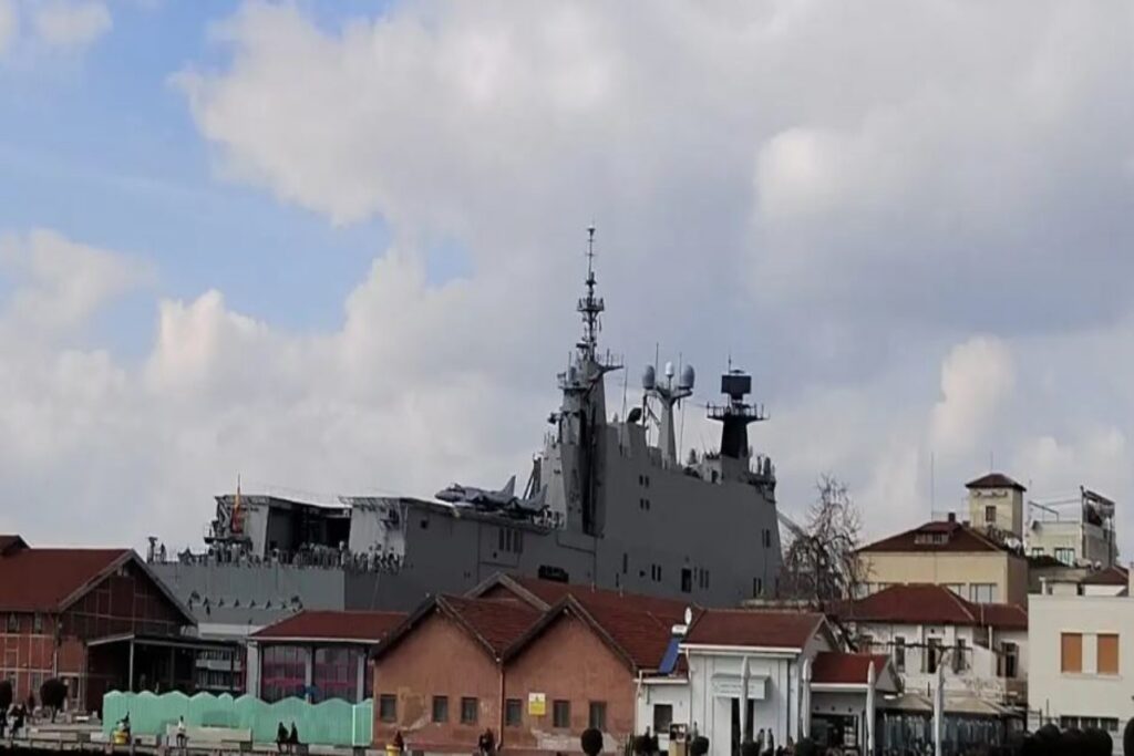 Θεσσαλονίκη: Στο λιμάνι μία ναυαρχίδα του ΝΑΤΟ, το ισπανικό αεροπλανοφόρο «Juan Carlos I»