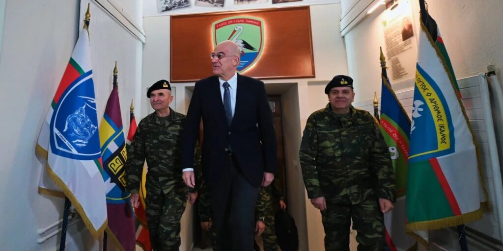 Δένδιας: «Η πατρίδα αντιμετωπίζει απειλή και αυτό μας υπενθυμίζεται με δηλώσεις ή πράξεις, σχεδόν κά