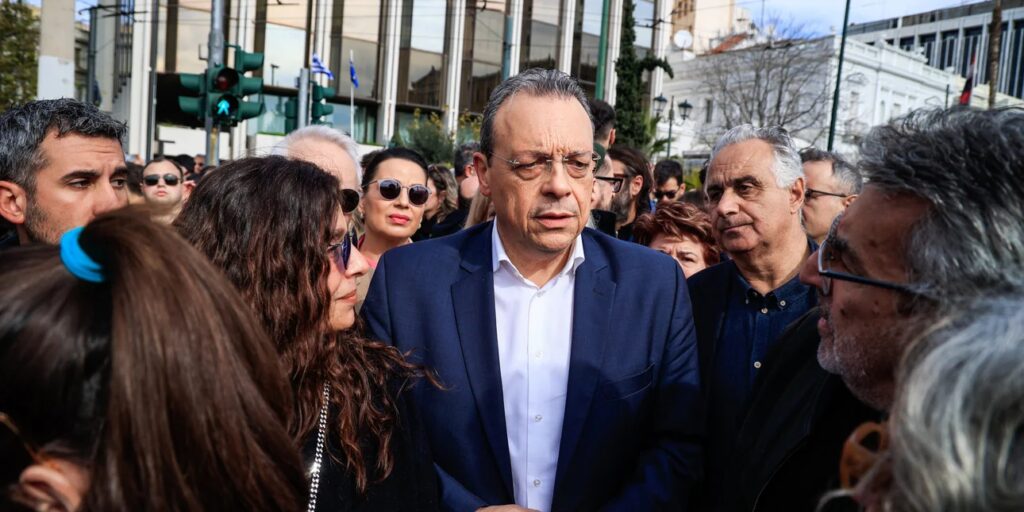 Φάμελλος από συλλαλητήριο: Οι Έλληνες και οι Ελληνίδες ψάχνουν να βρουν το δίκιο τους για το έγκ