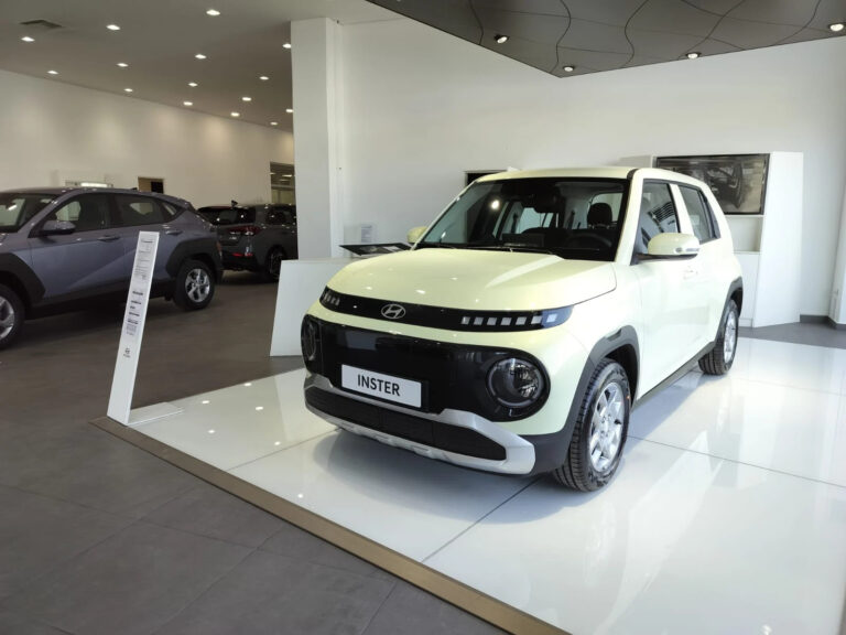 Το Inster κάνει το ντεμπούτο του στις εκθέσεις της Hyundai