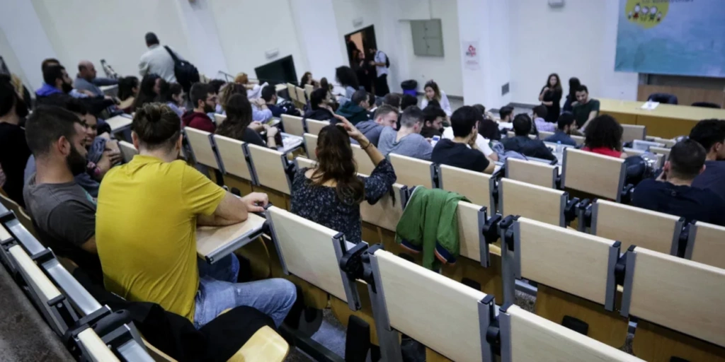 «Αιώνιοι» φοιτητές: Τελευταία ευκαιρία – Τι αλλάζει με το νέο νόμο