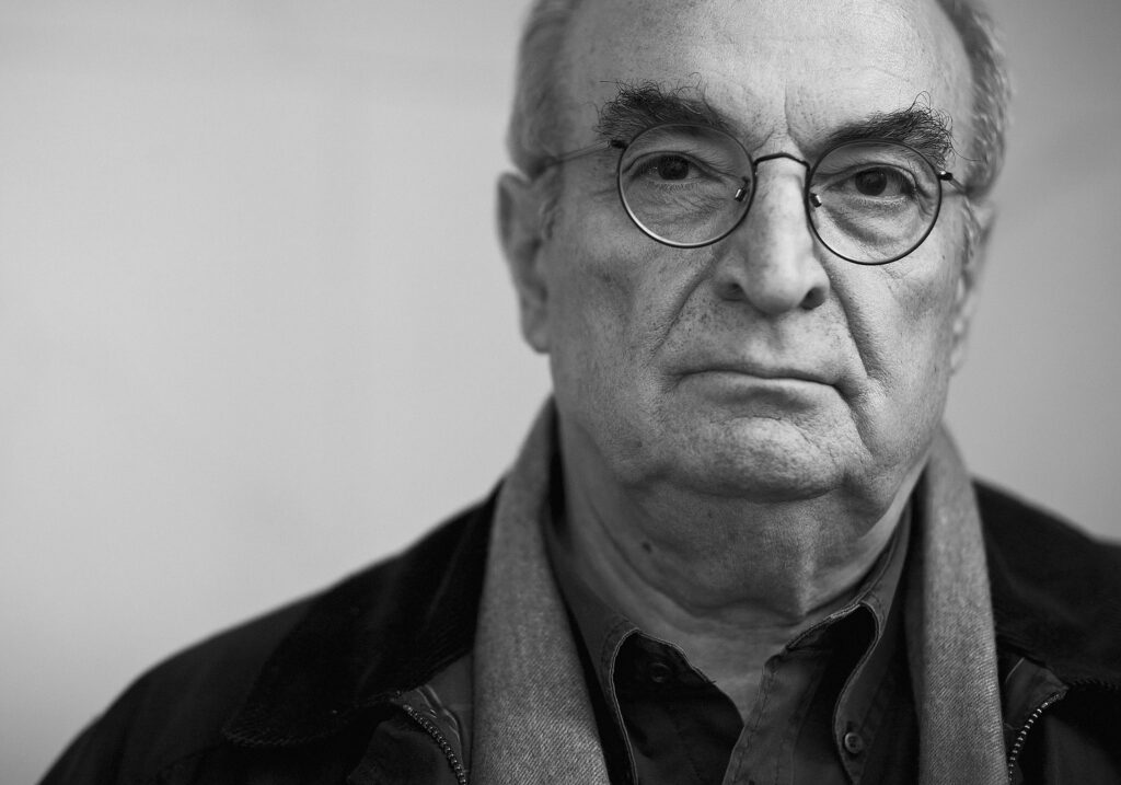 Η προσφορά στον άνθρωπο του 20ου αιώνα από τον Βλάση Φρυσίρα σε μια δίτομη έκδοση