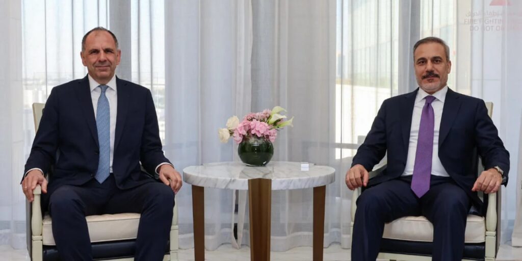 Συνάντηση Γεραπετρίτη-Φιντάν στην Ντόχα – Η ατζέντα της συζήτησης