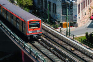 ΗΣΑΠ ΣΤΑΣΥ: Προσαγωγή 5 ατόμων από την ΕΛΑΣ – Εντοπίστηκαν από drone του Μετρό στο αμαξοστάσιο της Γραμμής 1 Κηφισιά – Πειραιάς