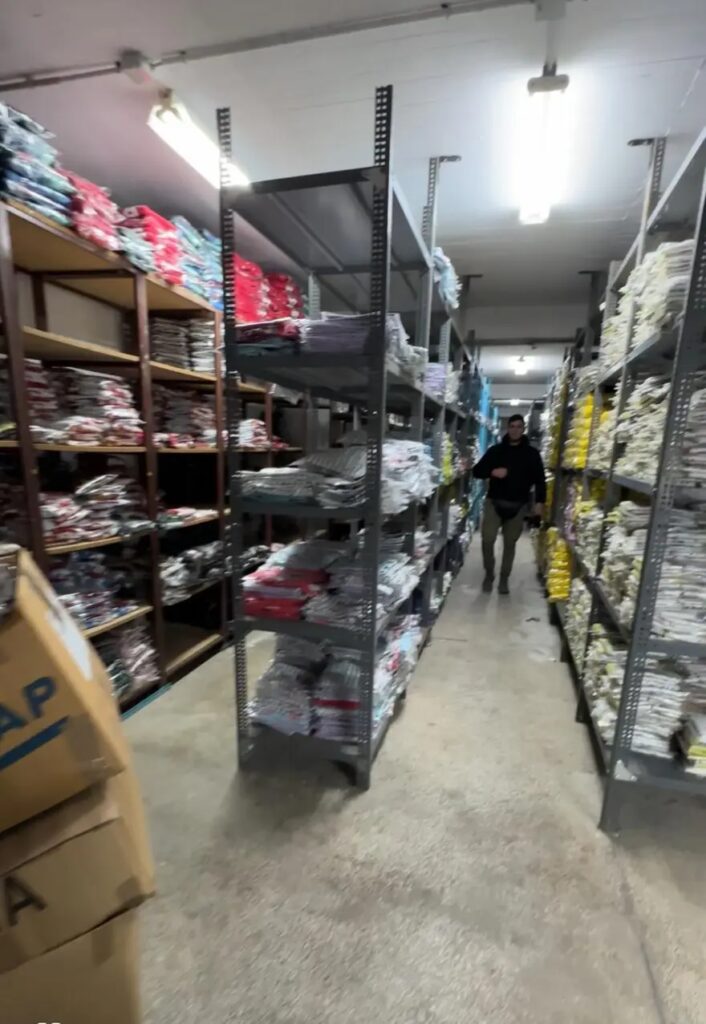 Θεσσαλονίκη: Εντόπισαν πάνω από 62.000 προϊόντα «μαϊμού» σε αποθήκη στον Εύοσμο