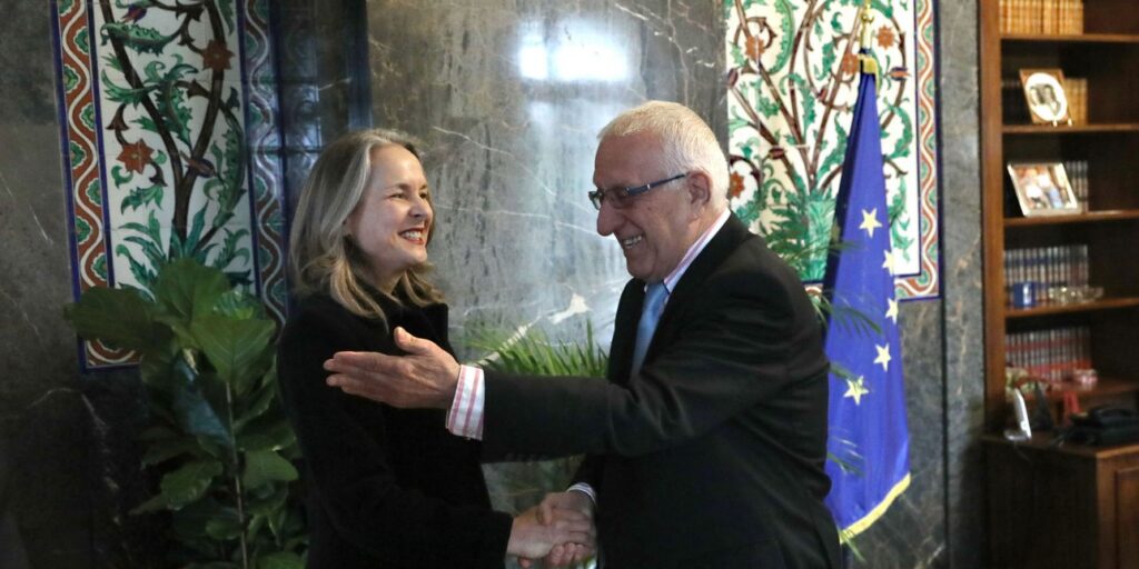 Συνάντηση Κακλαμάνη με την επιτετραμμένη της πρεσβείας των Η.Π.Α. στην Ελλάδα
