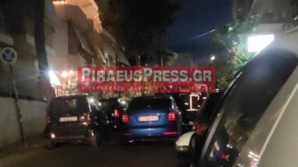 Τέλος συναγερμού στο Κερατσίνι: Βγήκε ο άνδρας που είχε ταμπουρωθεί σε διαμέρισμα