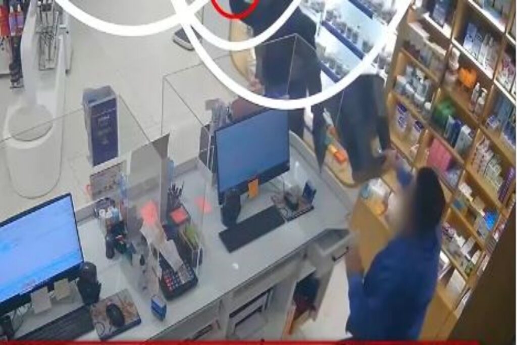 Ηράκλειο: Ληστής μπούκαρε σε φαρμακείο με μαχαίρι – Τον κυνήγησαν με σκαμπό [βίντεο]