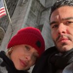 Χρήστος Μάστορας: Τα τρυφερά πειράγματα στη Γαρυφαλλιά Καληφώνη on stage – «Α ρε αγάπη μου, λίγη φωνή να είχες. Αχ…» [βίντεο]