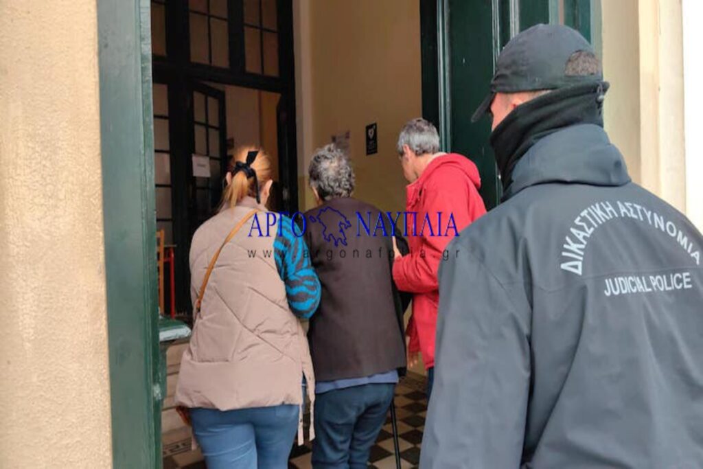 Ναύπλιο: Ελεύθερη η 72χρονη που κατηγορείται για τον θάνατο 50χρονου ληστή [βίντεο]