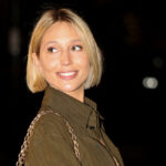 Με μίνι φόρεμα η Μαρία Ολυμπία – Η κόρη του Παύλου Ντε Γκρες και της Μαρί Σαντάλ κόβει την ανάσα