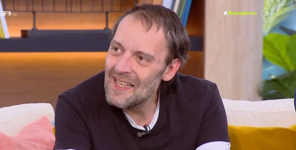 Αύγουστος Κορτώ: «Είπα την φράση “ο άντρας μου” και το πλήρωσα ακριβά, τώρα μπορώ να το ξαναπώ ελεύθ