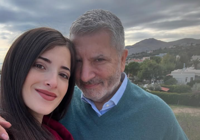 Γιώργος Πατούλης – Νάνσυ Κοιλού: Η νέα τους ανάρτηση με τον νεογέννητο γιο τους στο μαιευτήριο – «Καλή εβδομάδα σε όλους! Εμάς ξεκίνησε πολύ καλά» [εικόνα]