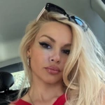 Βίκυ Κάβουρα: Aγκαλιά με την 8 μηνών κόρη της – H τρυφερή φωτογραφία με την αποκριάτικη μεταμφίεση