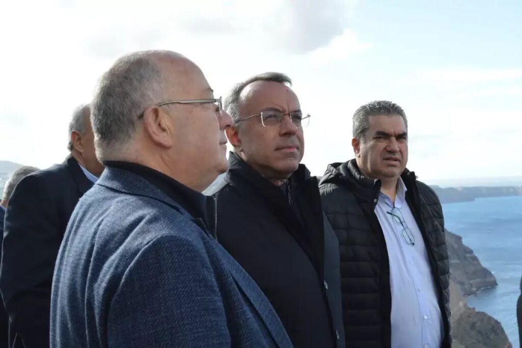 Σαντορίνη: Επίσκεψη του υπουργείου Υποδομών και Μεταφορών σήμερα σε δημόσιες υποδομές