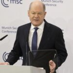 Έξαλλος ο Σολτς με τον Τζέι Ντι Βανς: «Θα συνεχίσουμε τη Δημοκρατία μας όπως νομίζουμε εμείς» – Τι είπε για την ενίσχυση της άμυνας στην Ευρώπη