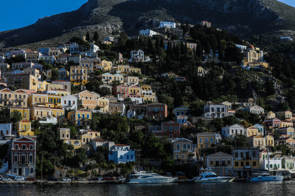 Σύμη: «Ο 15χρονος θέλει ψυχιατρείο» λέει ο πατέρας της 13χρονης που προσπάθησε να δηλητηριάσει τη μητέρα της
