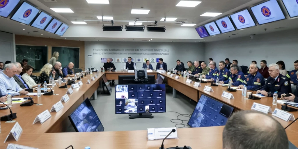Πολιτική Προστασία: «Εγκέλαδος 2» και «Τάλως 2» – Τα δύο σχέδια SOS για τη Σαντορίνη