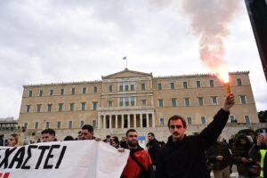 Απεργία 28 Φεβρουαρίου: Τι ώρα και που είναι οι διαδηλώσεις για τα Τέμπη