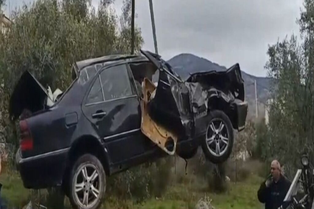 Τραγωδία στη Φυλή: Πώς έγινε το σοκαριστικό τροχαίο – Νεκρός 15χρονος, ακρωτηριάστηκε μία κοπέ